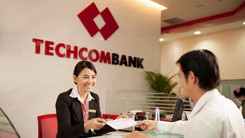 Techcombank đơn giản hóa việc nạp tiền, không cần điền giấy tờ nữa